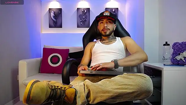 KevinWolf online show from September 17, 2025, 4:36 am