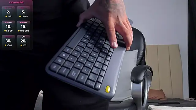 denis munera online show from April 5, 2026, 2:46 pm