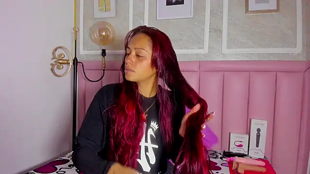 HoollyHendrix online show from January 16, 2026, 8:57 pm