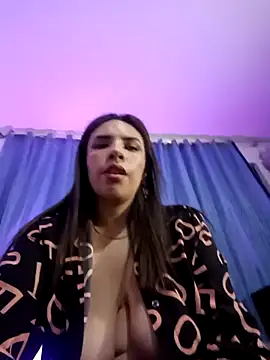 Snapshot of VioletStonee1 chatting on October 21, 2025, 8:19 pm VioletStonee1 online show from October 21, 2025, 8:19 pm