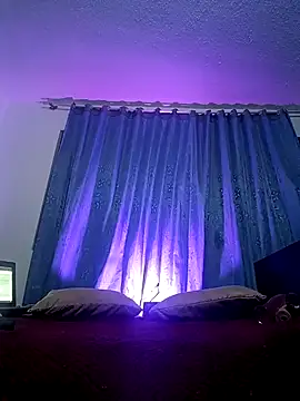 Snapshot of VioletStonee1 chatting on October 8, 2025, 2:24 am VioletStonee1 online show from October 8, 2025, 2:24 am