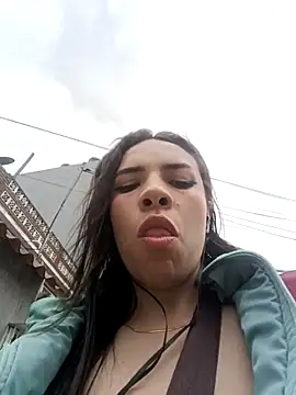 Snapshot of VioletStonee1 chatting on November 3, 2025, 4:21 pm VioletStonee1 online show from November 3, 2025, 4:21 pm