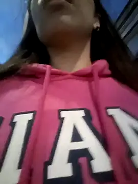 Snapshot of VioletStonee1 chatting on October 6, 2025, 11:05 pm VioletStonee1 online show from October 6, 2025, 11:05 pm