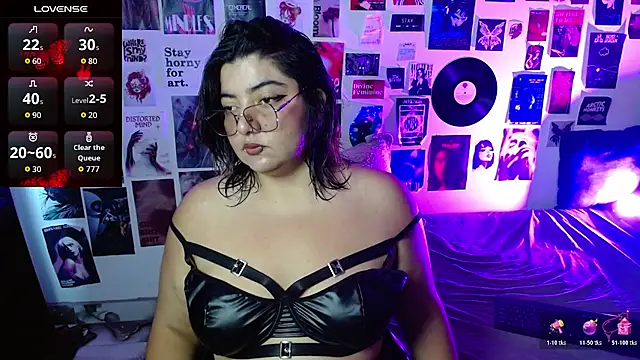 Snapshot of Roxy_f_w chatting on April 6, 2026, 2:40 pm Roxy f w online show from April 6, 2026, 2:40 pm