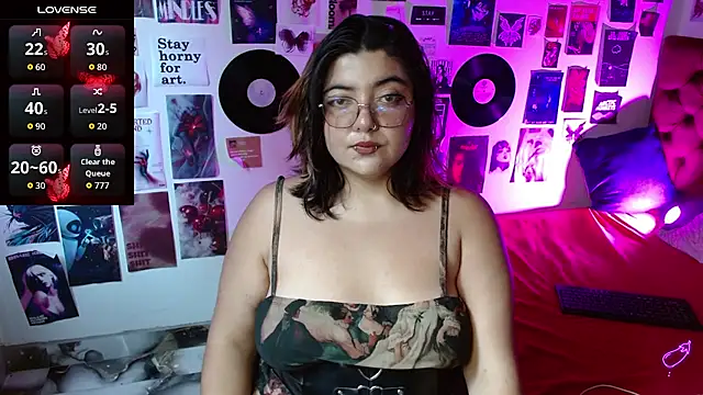 Snapshot of Roxy_f_w chatting on April 11, 2026, 1:59 pm Roxy f w online show from April 11, 2026, 1:59 pm