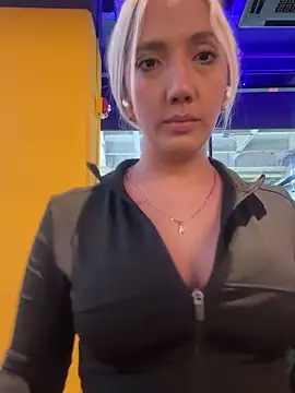 Snapshot of Isa_klein chatting on October 8, 2025, 9:59 pm Isa klein online show from October 8, 2025, 9:59 pm