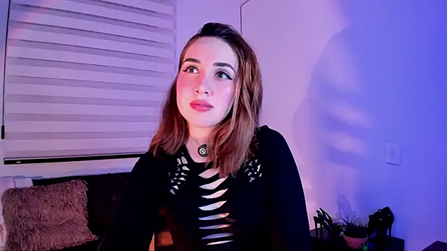 SarahCastillo  online show from October 8, 2025, 3:08 am