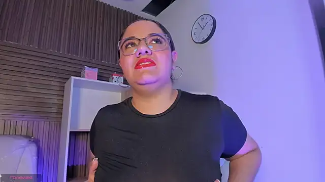 AriadnaRuiz online show from September 25, 2025, 9:54 pm