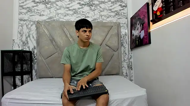 Snapshot of Logan_Jhonson chatting on September 23, 2025, 2:29 am Logan Jhonson online show from September 23, 2025, 2:29 am