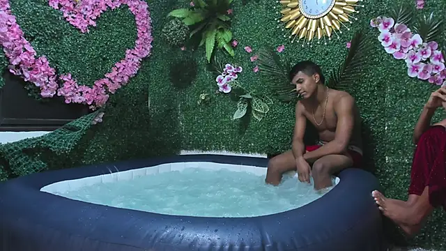 DaphnerANDrogerrr online show from October 21, 2025, 8:52 pm