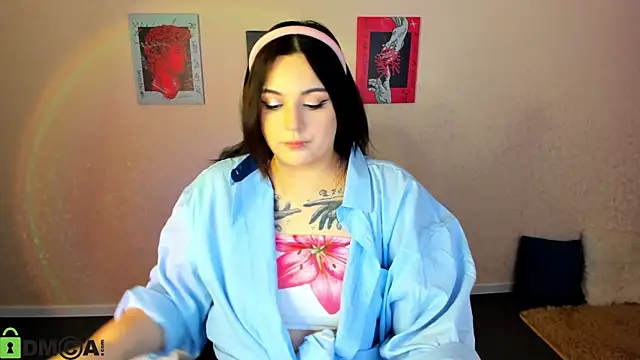 Snapshot of Mia_R0ss chatting on October 8, 2025, 12:34 am Mia R0ss online show from October 8, 2025, 12:34 am