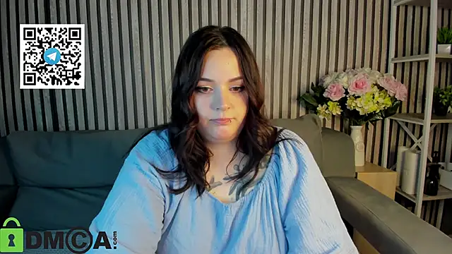 Snapshot of Mia_R0ss chatting on October 19, 2025, 1:08 am Mia R0ss online show from October 19, 2025, 1:08 am