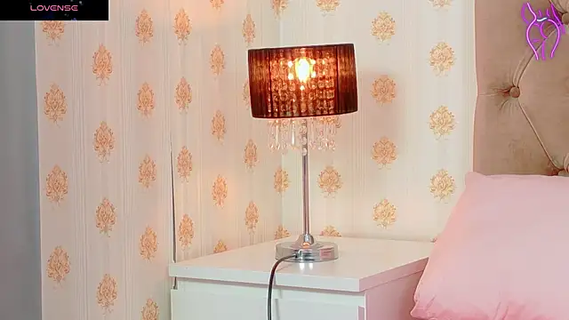 CoraVex online show from October 29, 2025, 5:06 am