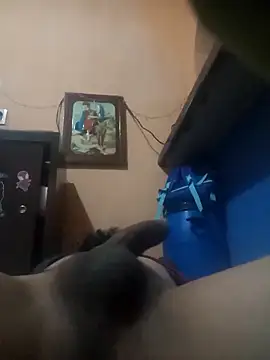 cesarin3535 online show from February 26, 2026, 10:37 am