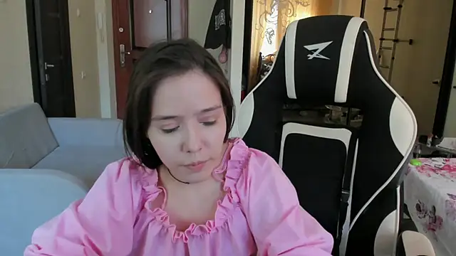 KatherineGreczkowski online show from September 18, 2025, 11:13 am