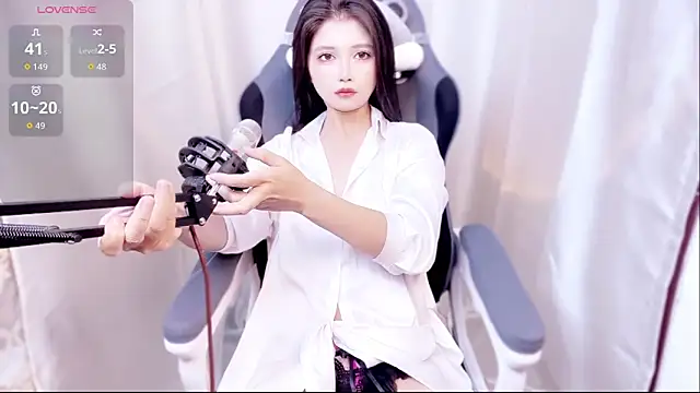 Snapshot of eos-chan chatting on September 27, 2025, 5:24 am eos-chan online show from September 27, 2025, 5:24 am