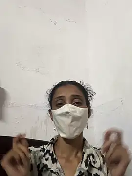 sweetreddy-02 online show from October 29, 2025, 6:23 am