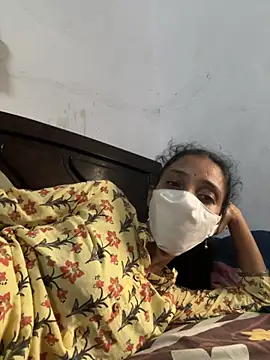 sweetreddy-02 online show from October 9, 2025, 7:31 am