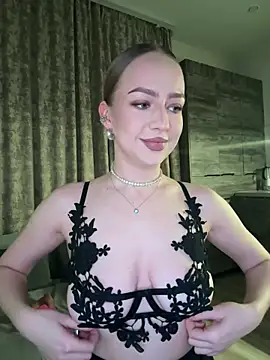 Snapshot of MissOyee chatting on February 3, 2026, 7:41 pm MissOyee online show from February 3, 2026, 7:41 pm