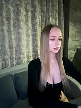 Snapshot of MissOyee chatting on November 14, 2025, 6:55 pm MissOyee online show from November 14, 2025, 6:55 pm