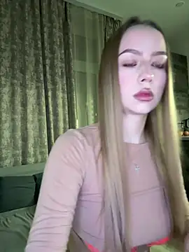 Snapshot of MissOyee chatting on February 13, 2026, 7:36 pm MissOyee online show from February 13, 2026, 7:36 pm