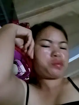 Snapshot of emly-xinh18 chatting on October 12, 2025, 1:23 pm emly-xinh18 online show from October 12, 2025, 1:23 pm