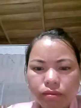 Snapshot of emly-xinh18 chatting on September 18, 2025, 1:25 pm emly-xinh18 online show from September 18, 2025, 1:25 pm