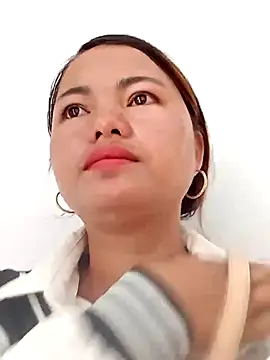 Snapshot of emly-xinh18 chatting on September 27, 2025, 2:18 am emly-xinh18 online show from September 27, 2025, 2:18 am