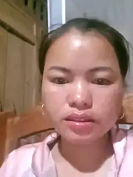 Snapshot of emly-xinh18 chatting on September 23, 2025, 12:45 pm emly-xinh18 online show from September 23, 2025, 12:45 pm