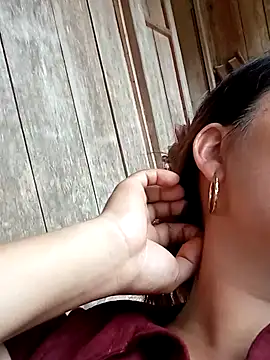 Snapshot of emly-xinh18 chatting on October 13, 2025, 6:48 am emly-xinh18 online show from October 13, 2025, 6:48 am