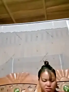 Snapshot of emly-xinh18 chatting on October 27, 2025, 12:17 pm emly-xinh18 online show from October 27, 2025, 12:17 pm