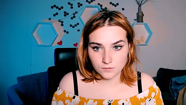 casey meow  online show from October 17, 2025, 5:33 am