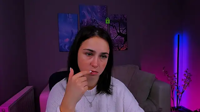 molly xxx3 online show from October 1, 2025, 9:25 am