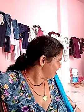 Hott locky online show from October 6, 2025, 5:52 am