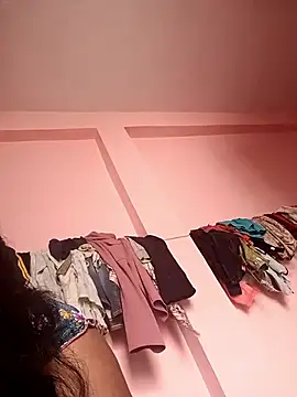 Hott locky online show from October 3, 2025, 9:33 am