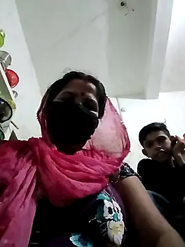 Snapshot of Hott_locky chatting on June 23, 2026, 3:43 pm Hott locky online show from June 23, 2026, 3:43 pm