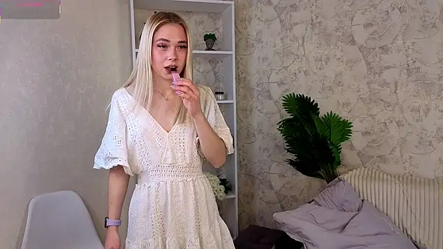 Snapshot of MarniOrdway chatting on October 13, 2025, 4:41 pm MarniOrdway online show from October 13, 2025, 4:41 pm