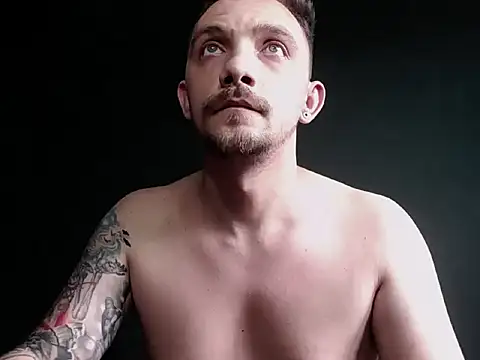 Snapshot of guesswhatbitch chatting on September 29, 2025, 9:38 am guesswhatbitch online show from September 29, 2025, 9:38 am