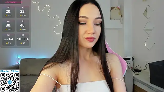 Snapshot of Helen_Spark chatting on October 25, 2025, 1:49 am Helen Spark online show from October 25, 2025, 1:49 am