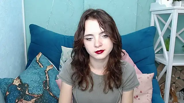 VivienneRo online show from September 20, 2025, 4:50 am