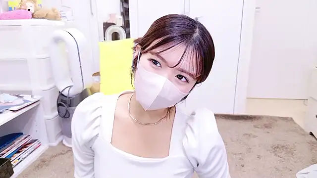 Snapshot of SatoYuri_jp chatting on October 19, 2025, 11:02 am SatoYuri jp online show from October 19, 2025, 11:02 am