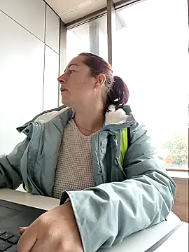 bichota85 online show from December 2, 2025, 10:17 am