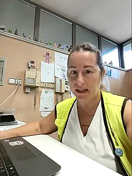 bichota85 online show from October 23, 2025, 10:47 am