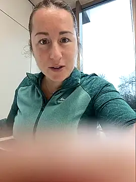 bichota85 online show from December 15, 2025, 9:04 am