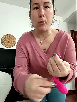 bichota85 online show from March 27, 2026, 10:49 am