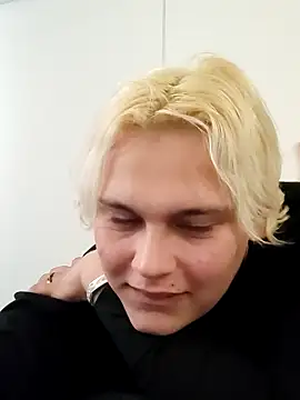 Snapshot of MargoShein chatting on September 27, 2025, 9:37 am MargoShein online show from September 27, 2025, 9:37 am