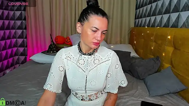 Snapshot of Erika_Robertson chatting on October 30, 2025, 5:50 am Erika Robertson online show from October 30, 2025, 5:50 am