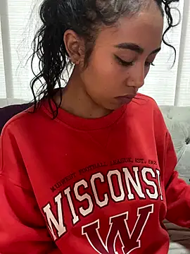 Snapshot of Tatiana_18pink chatting on October 18, 2025, 2:41 pm Tatiana 18pink online show from October 18, 2025, 2:41 pm