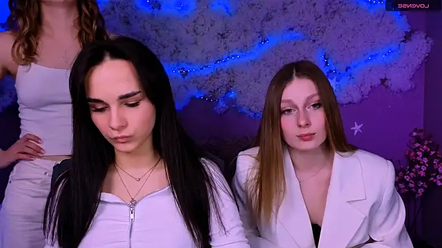 ariana ross7 online show from March 27, 2026, 8:21 pm