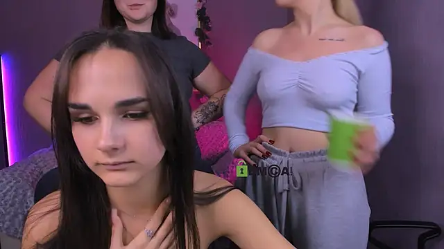 ariana ross7 online show from October 3, 2025, 10:22 pm